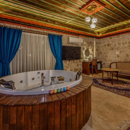 מלון Latona Stone Palace *