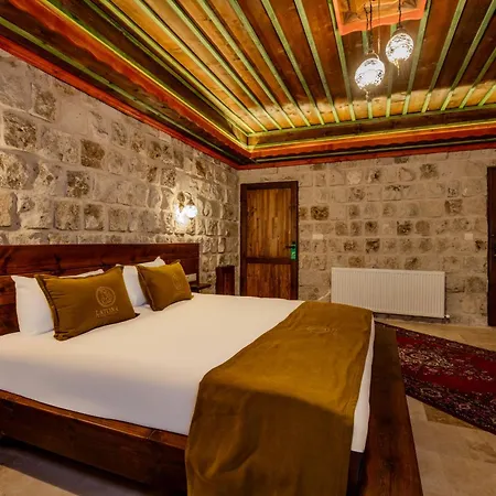 Latona Stone Palace Hotel *