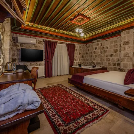 Hotel Latona Stone Palace
