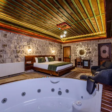 Latona Stone Palace Hotel *