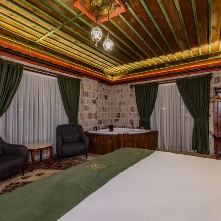 فندق Latona Stone Palace *