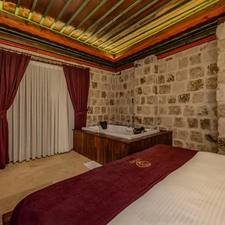 מלון Latona Stone Palace *
