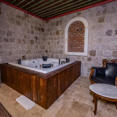 מלון Latona Stone Palace