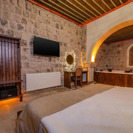 מלון Latona Stone Palace *