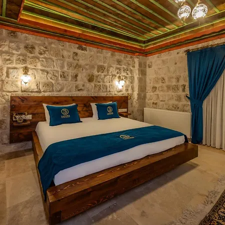 מלון Latona Stone Palace גורמה