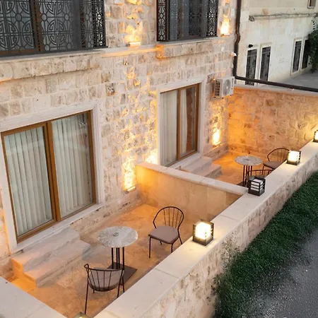 מלון Latona Stone Palace