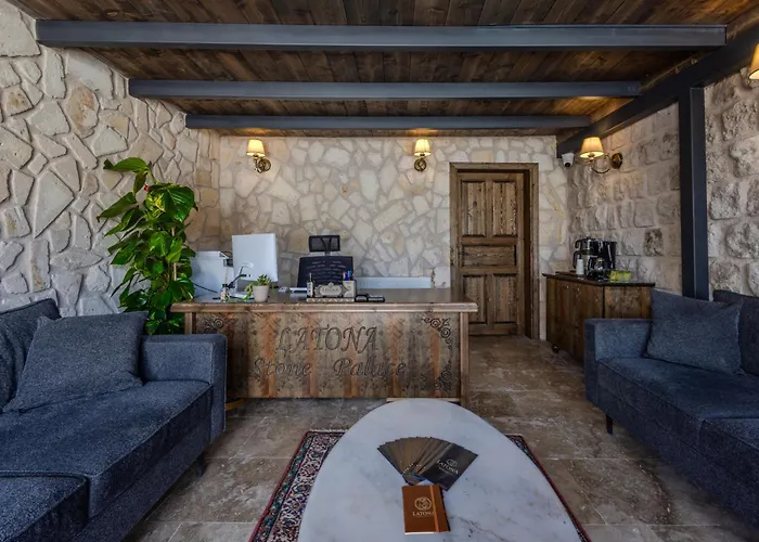 Latona Stone Palace Hotel *