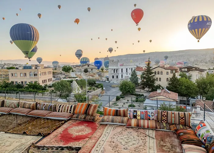 Hotel Latona Stone Palace *