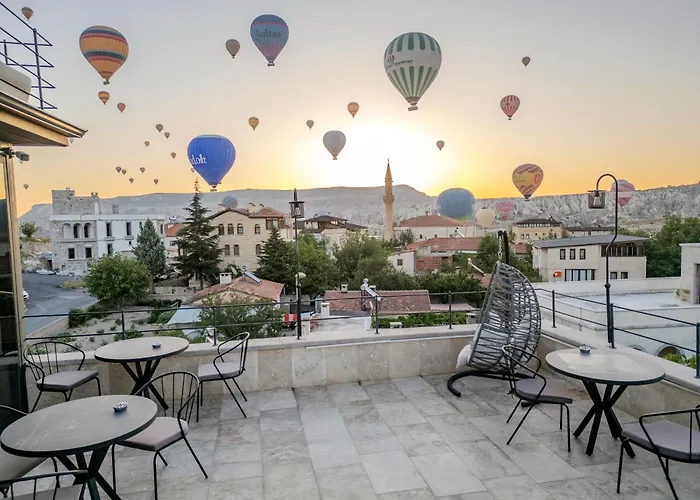 Hotel Latona Stone Palace *