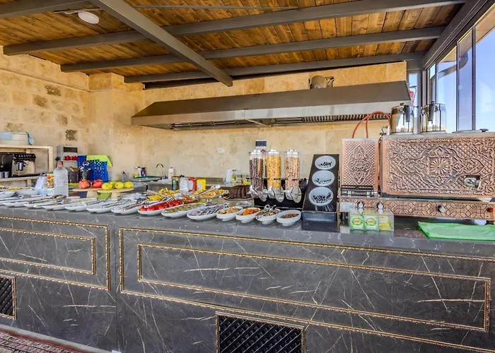 Hotel Latona Stone Palace *