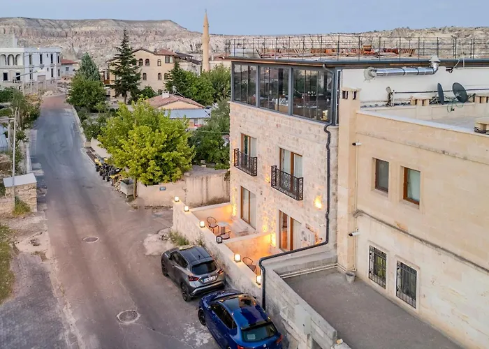 Latona Stone Palace Hotel *