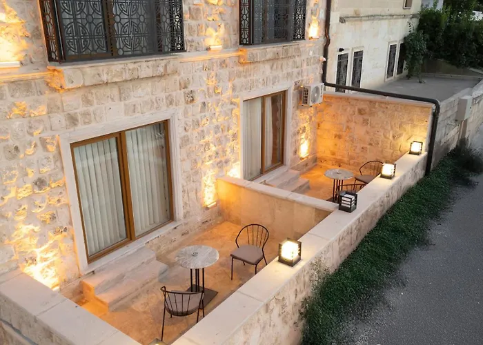 Hotel Latona Stone Palace