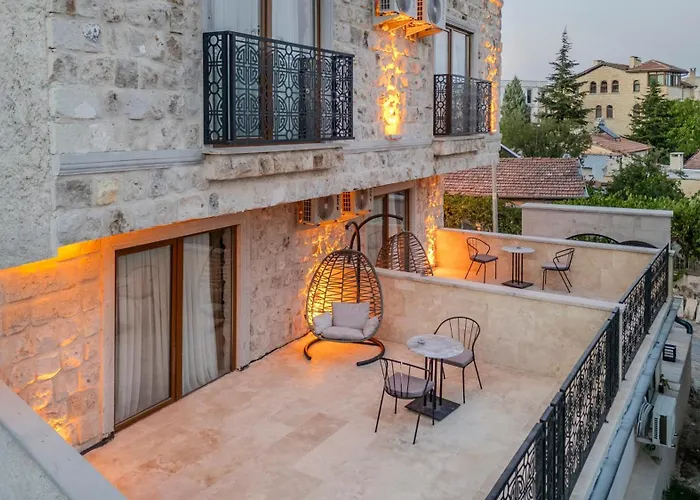 Latona Stone Palace Hotel